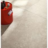 modern vilagos feher meszko hatasu burkolat fagyallo falburkolat terasz csuszasmentes padlolap jarolap greslap travertin meszko bezs ko burkolat minimal kohatasu nagymeretu formavivendi burkolatok 3.jpg